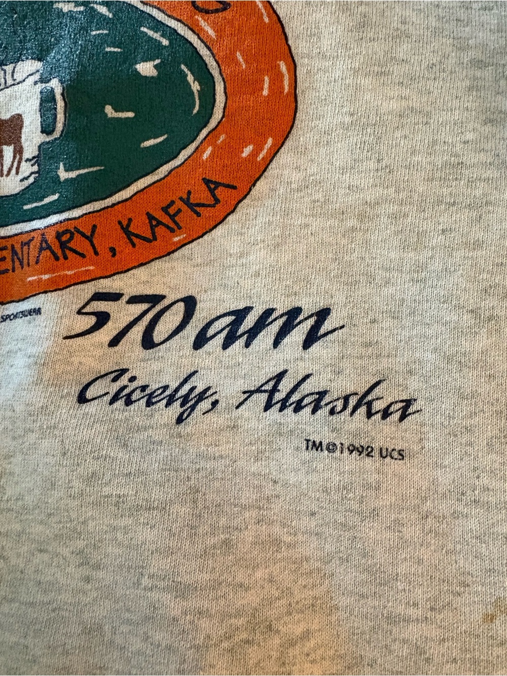 'Chris in the Morning' Light Gray Crewneck Sweatshirt 90s TV Northern Exposure - Picture 5 of 14